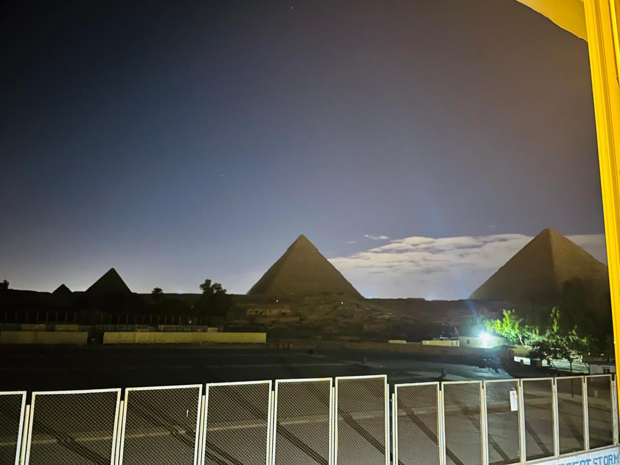 Capital Front Pyramids & Sphinx View 3* Kafret el-Gabal