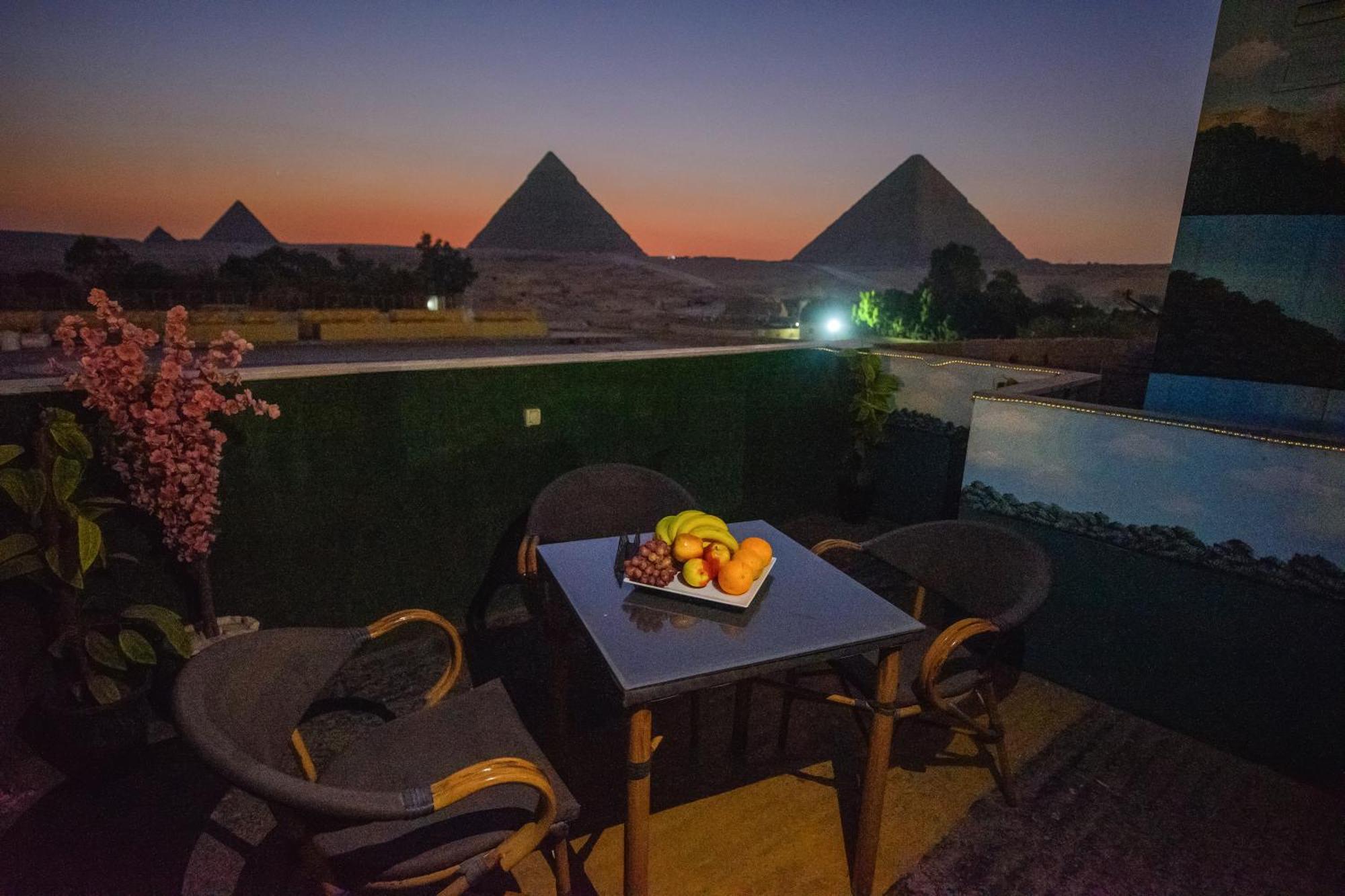 Capital Front Pyramids & Sphinx View فندق