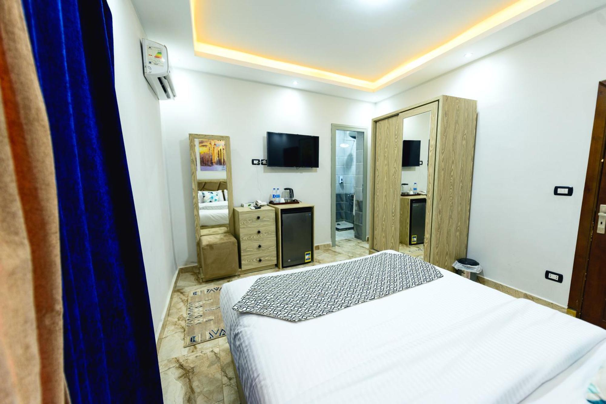 Capital Of Pyramids Hotel